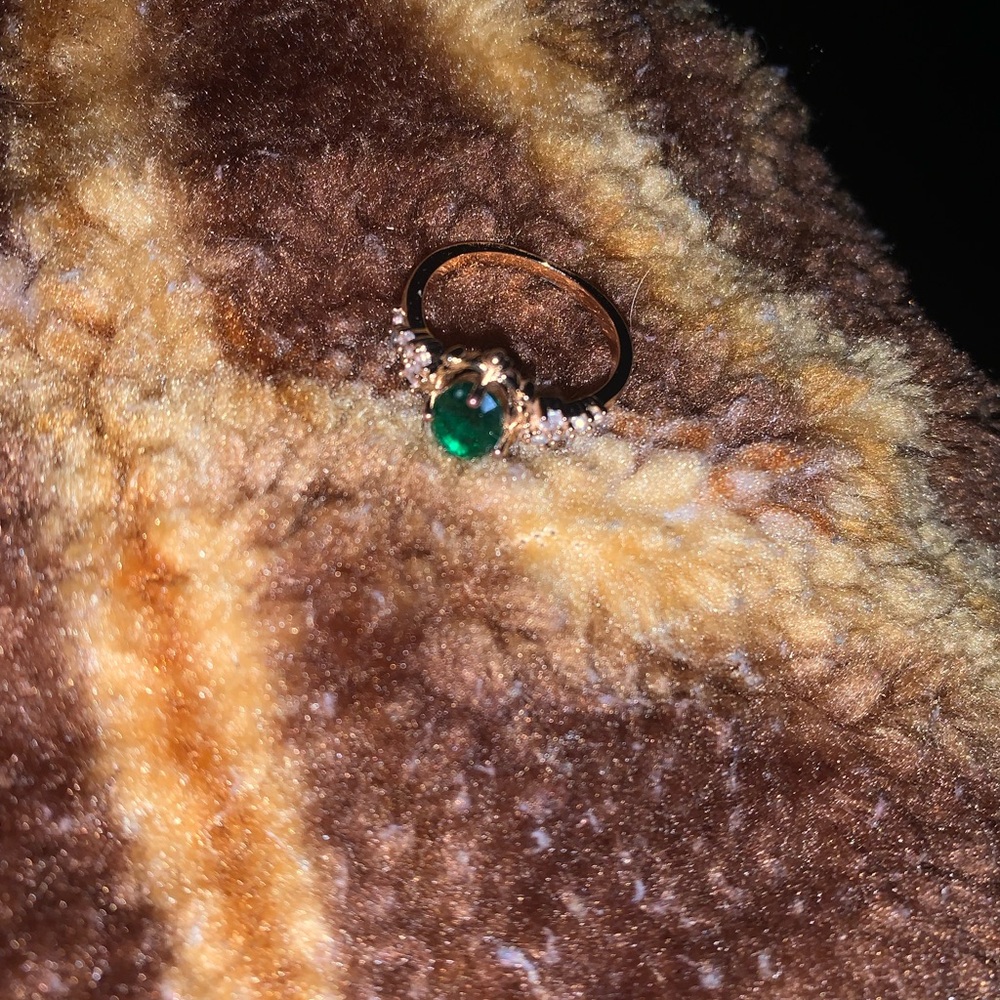 Elegant Green Gemstone Gold Ring
